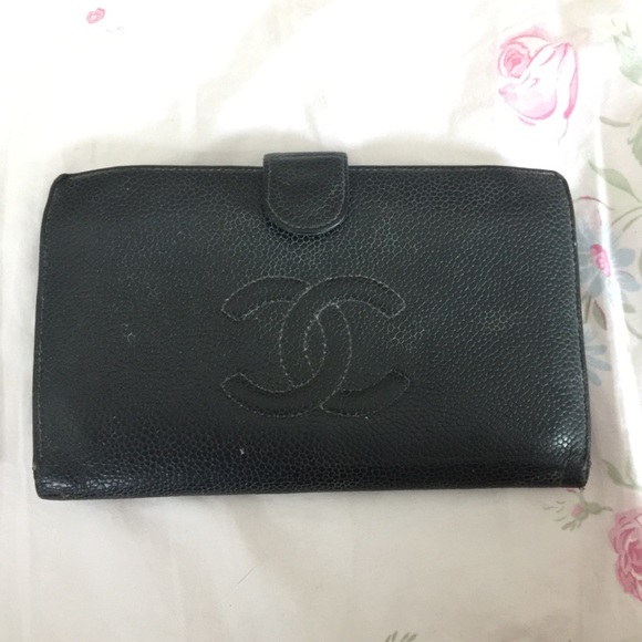 CHANEL Handbags - Chanel Caviar wallet